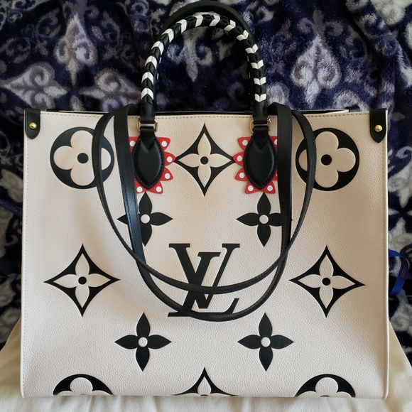 LOUIS VUITTON Crafty Onthego Giant Flower Monogram Ivory Black Bag - Picture 11 of 12